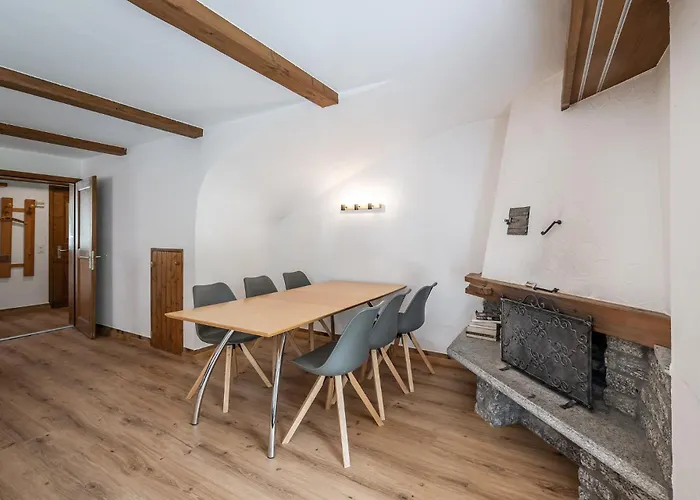Half Chalet With Garden & Balcony - 2\' To Ski Bus